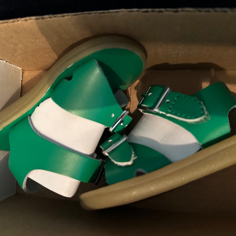 Infant Green Unisex Footmates Sandals Size 3